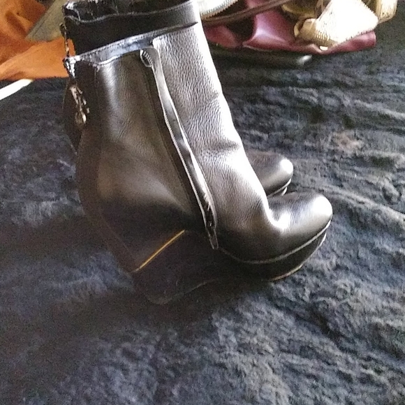 Boots - Picture 1 of 4